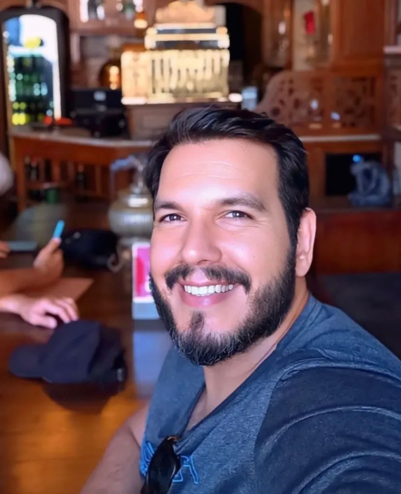 Alejandro Fernandez Garcia artist portrait